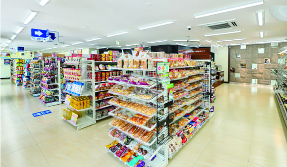 ローソン札幌北6条東二丁目店（ウエストタワー内／イーストタワー徒歩1分（70m））2025年6月撮影