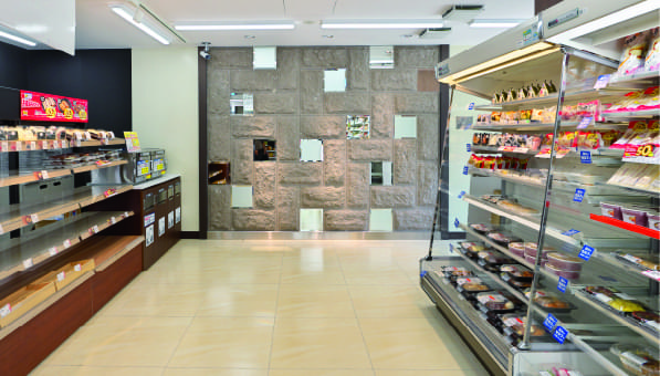 ローソン札幌北6条東二丁目店（ウエストタワー内／イーストタワー徒歩1分（70m））2025年6月撮影