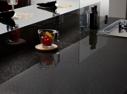 キッチン天板＋キッチン側面まで天然御影石