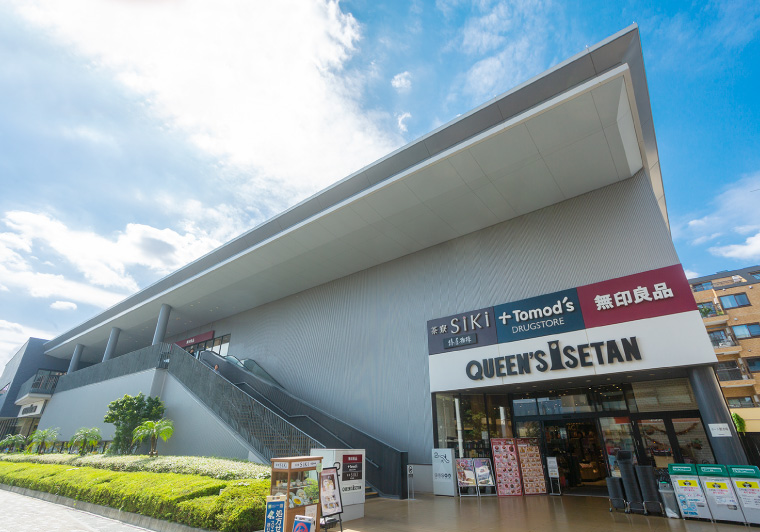 クイーンズ伊勢丹仙川店