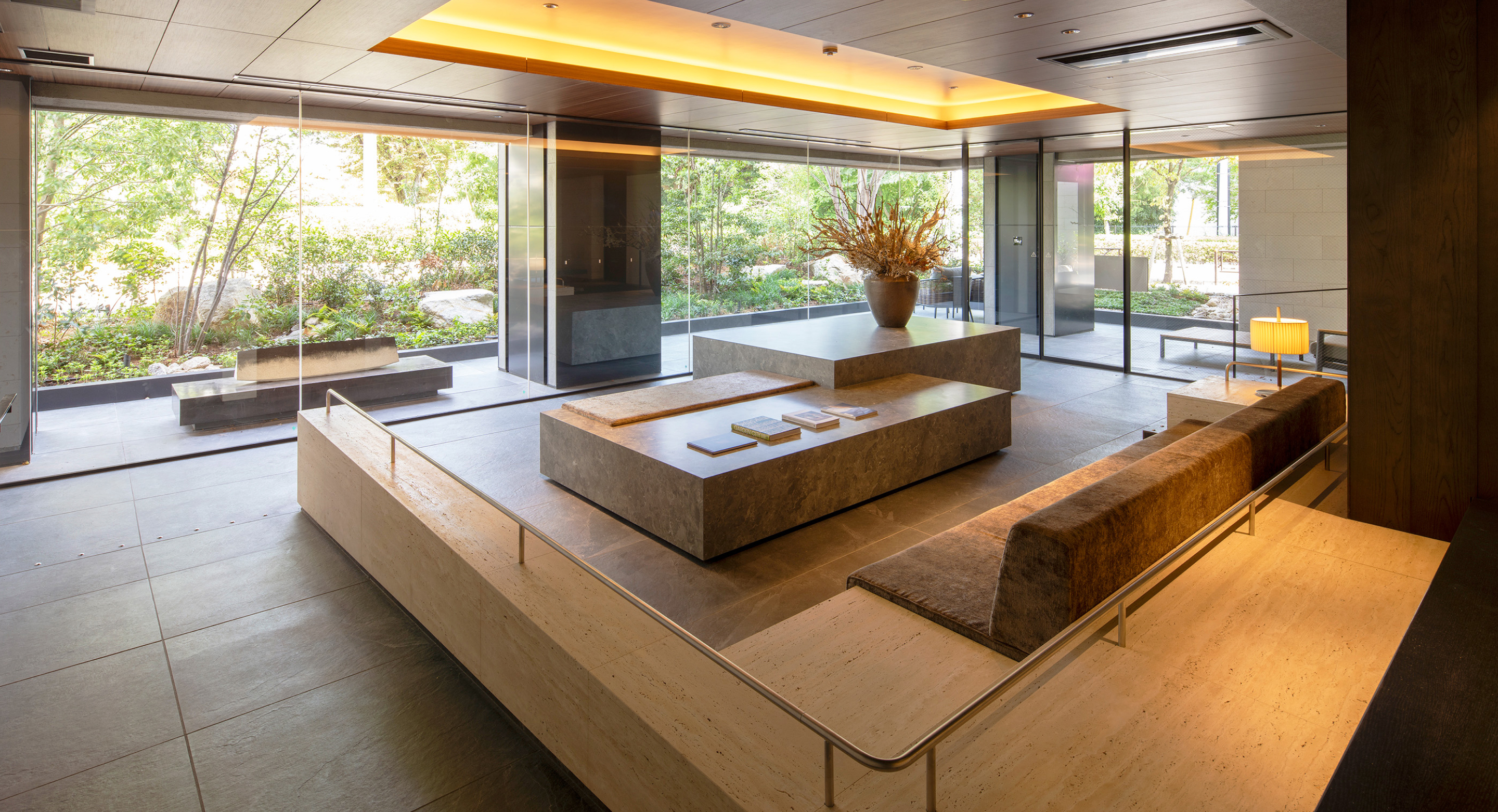 エントランスラウンジ