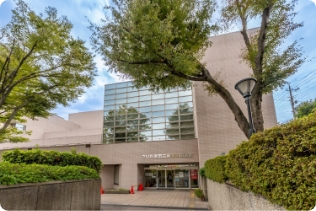 市立南浦和図書館